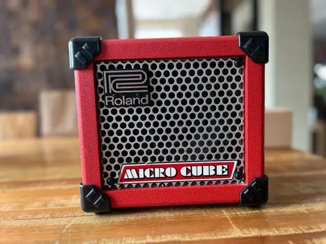 Amplificador Roland Micro Cube Original ? Portátil ? COSM Effects ? Excelente Estado