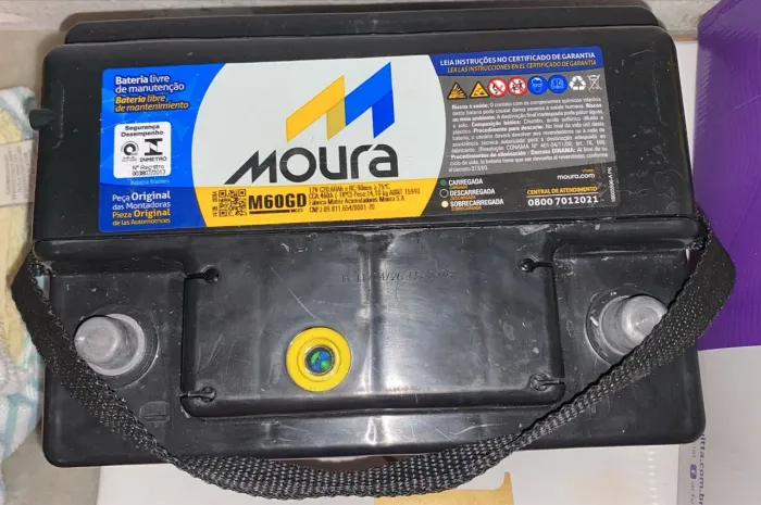 Vende-se Bateria Moura Nova com garantia de um ano