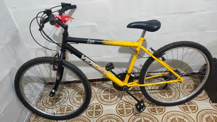 Bicicleta 18 marchas aro 26