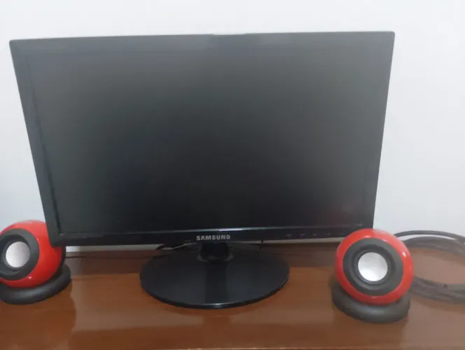 Monitor Samsung mais caixa de som 