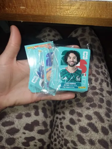 Figurinhas copa 2026 vendo e troco (preciso de poucas para completar o álbum)
