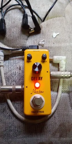 Pedal de Delay da Rowin novo excelente 