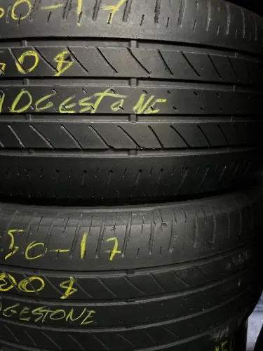 Pneus 215/50/17 por 100$ cada michelin e Bridgestone instalados