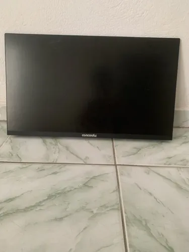Monitor gamer Concordia com listras