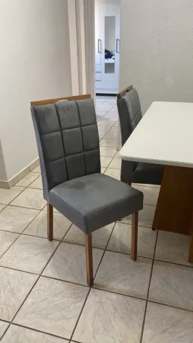 Mesa com 4 cadeiras