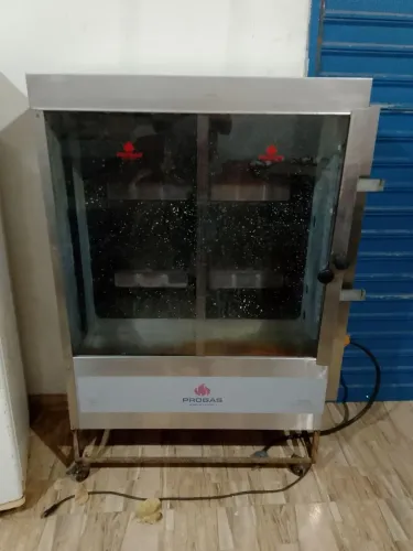 Máquina de assar frango