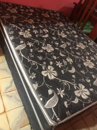 Cama casal colchão duplo 