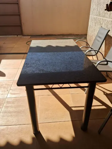 Vendo mesa de pedra