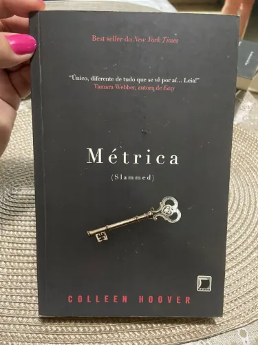 Livro Métrica - Colleen Hoover