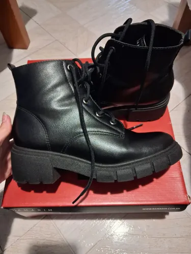 Vendo Bota/Coturno Feminino