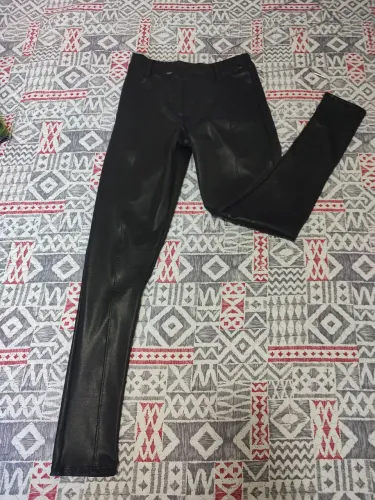Calça em Cirrê brilhante 38