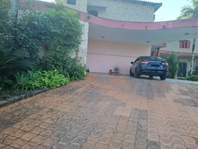 Excelente Sobrado a venda.