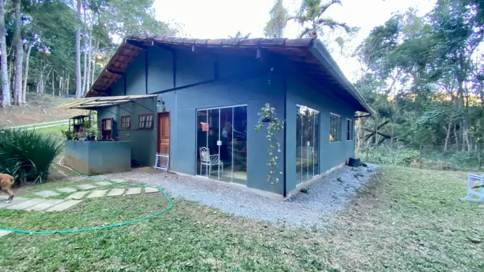 Casa estilo sítio a venda em Araras, Petrópolis Rj 3 quartos, jardim, 980 m2