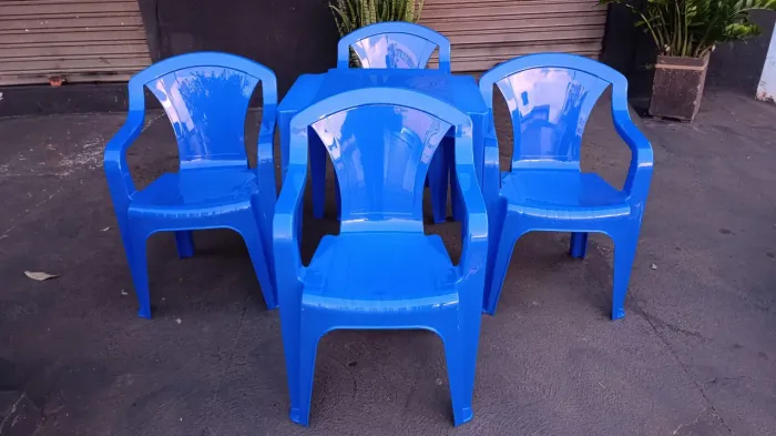 Jogo de mesa e cadeiras plástica cor azul padrão Antárctica