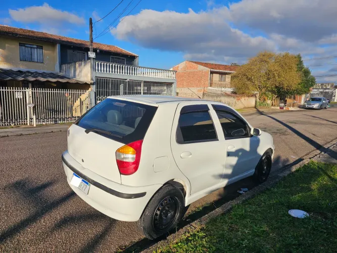 Fiat Palio HLX 1.8 MPI 8V 103cv 4P 2004