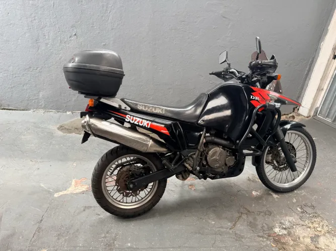 Suzuki DR 800s