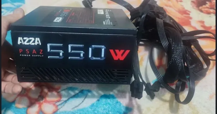 Fonte Azza 550w 80 plus<br>Em boas condições