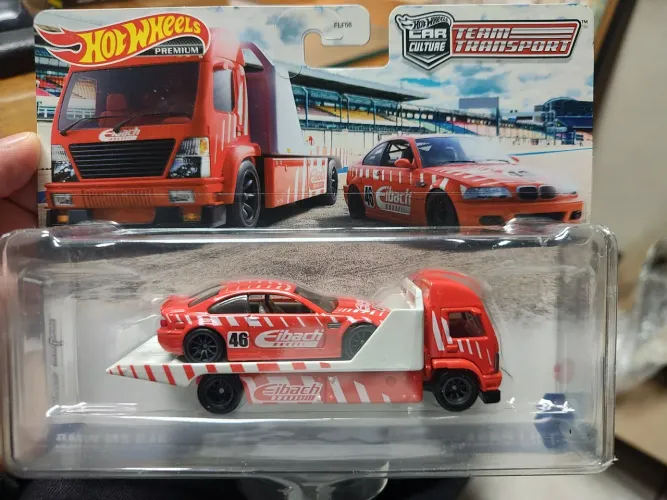 Hot Wheels Team Transport BMW