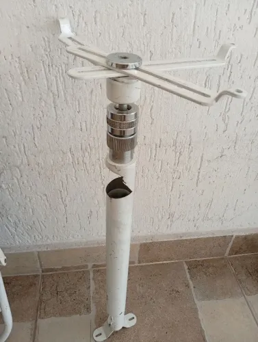 Suporte de teto para Projetor de imagem em geral.