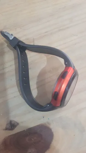 Carcaça com pulseira de relógio speedo