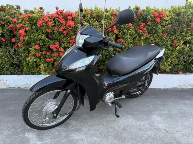 HONDA BIZ 125 2025 , 9 MIL KM RODADOS, VARIOS ACESSÓRIOS , ÚNICO DONO , DOC OK