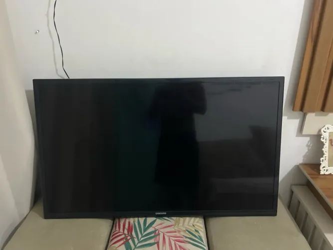Vendo TV Samsung, NÃO É SMART 40 POLEGADAS
