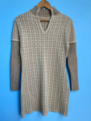 Vestido de Lã Bege de Manga Cumprida, Tam M (Novo)