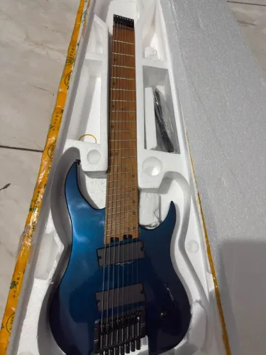 Guitarra 8 cordas headless