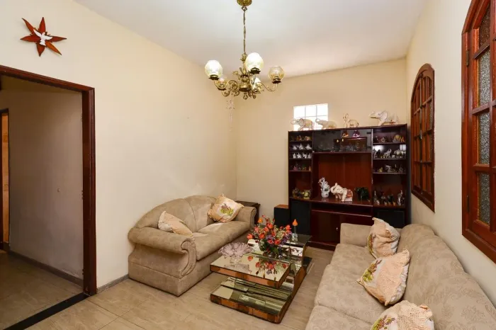Casa à Venda - Santa Inês, 3 Quartos, 180 m2