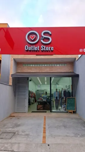 Vendo loja de roupa montada ( NÃO O IMÓVEL)