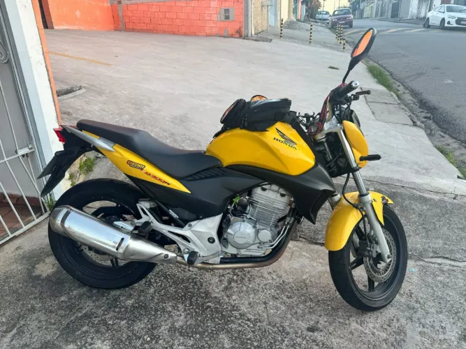 Troco Honda cb300 2012 por moto menor + volta em dinheiro