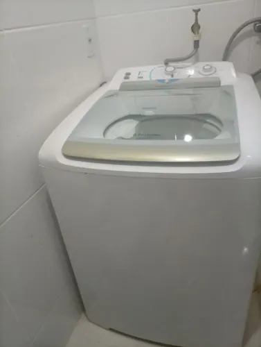 Vende-se máquina de lavar semi nova Electrolux 12 kilos