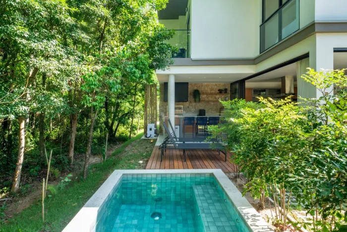 Casas a Venda na Praia de Maresias, em Condominio Fechado.
