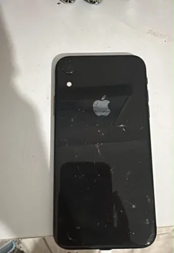 VENDO IPHONE XR-BATERIA 75%