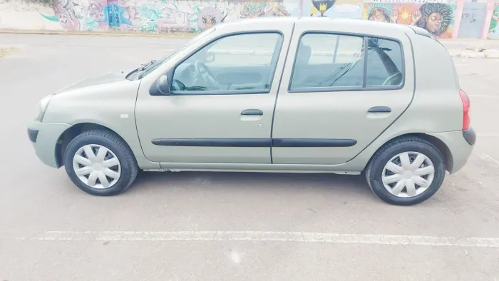 Renault Clio RN/ Expression 1.0 5P 2003