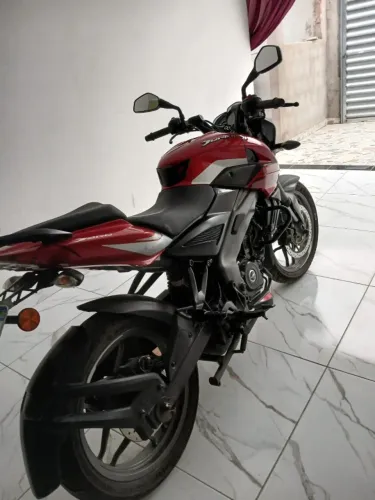 ? Oportunidade Única: Bajaj Dominar 200 - Estado de Zero, Impecável e Muito Pouco Rodada!
