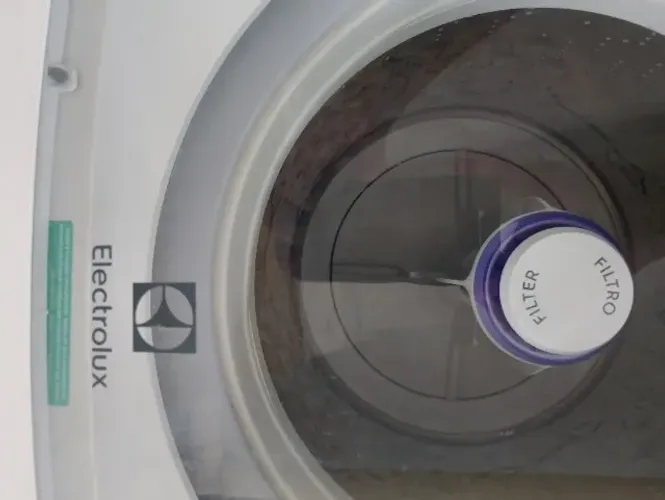 Lavadora de Roupas -Eletrolux- Impecável