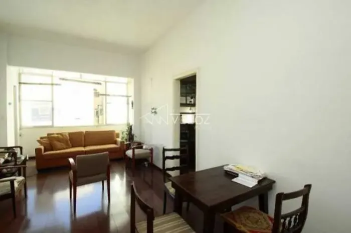 Apartamento - / Residencial / Glória