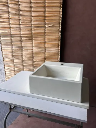 Pia de Lavabo em Mármore/Quartzo - 80 x 42 cm