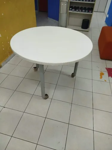 Mesa de reunião redonda