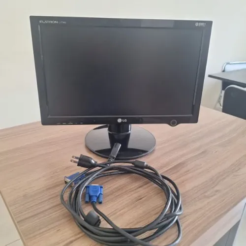 Monitor FLATRON L177WS- BF 17 polegadas ótimo estado