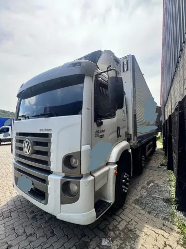VW 30280 8x2 Bitruk baú refrigerado 9,00 MT