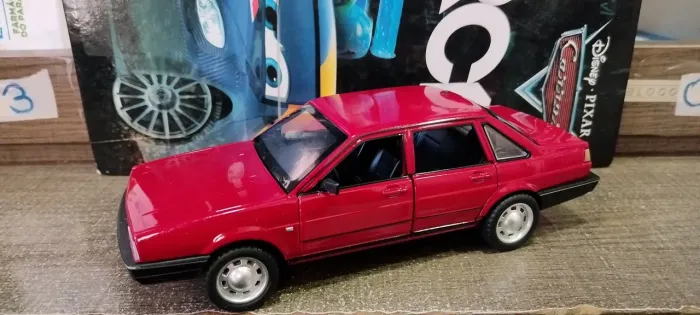 Miniatura Santana Scala 1/24 Som&Luz
