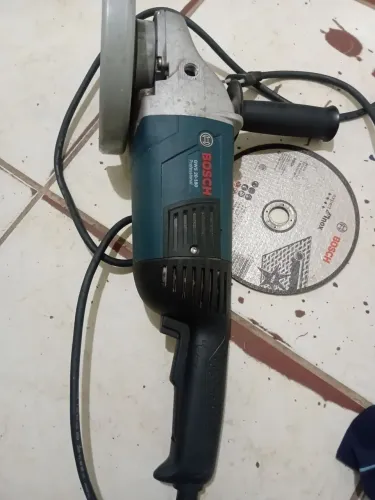 Vendo lixadeira semi nova
