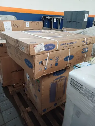 AR CONDICIONADO SPLIT CASSETE CARRIER 36000 BTUS FRIO R32 4 VIAS 220V