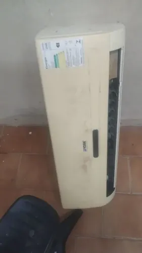 Evaporadora York 9mil Btus 