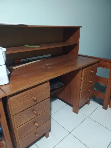 Vendo escrivania madeira