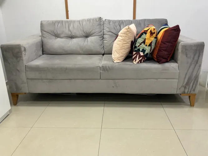 Vende-se Sofá e poltrona
