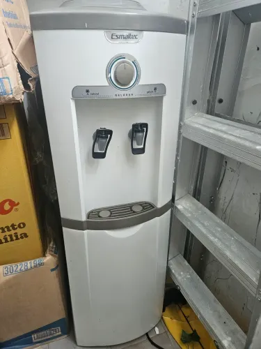 bebedouro de coluna Esmaltec Gelágua
