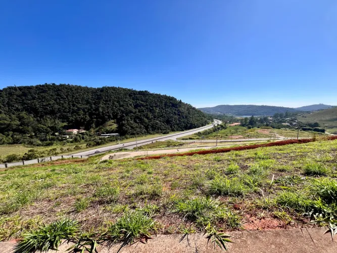 Lote com uma vista maravilhosa no condomínio Estrela do Lago